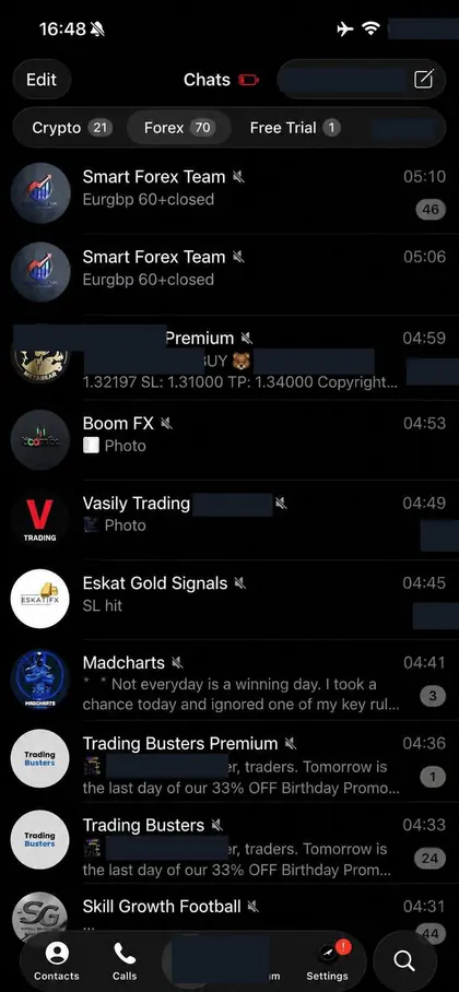 Telegram chat list inside the DIGI LEAK bot, screen 25 of 29, showing VIP signal rooms and their latest messages