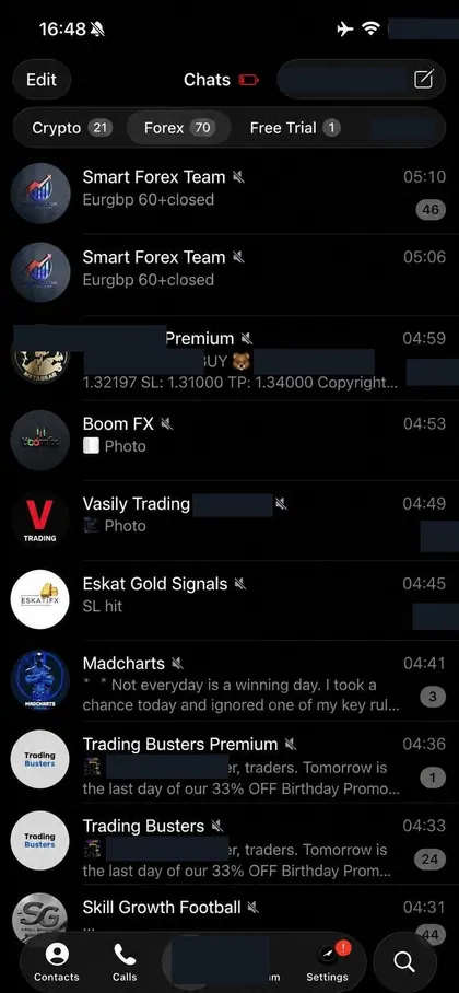 Telegram chat list inside the DIGI LEAK bot, screen 25 of 29, showing VIP signal rooms and their latest messages